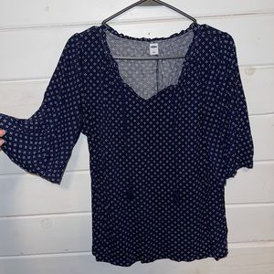 Flowy short sleeve shirt with tassels